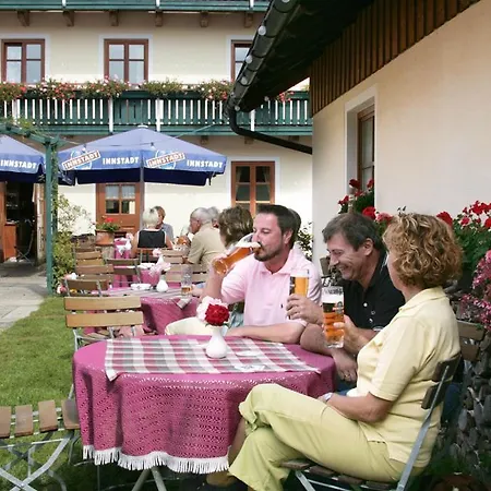 Gasthuis Landgasthof Zum Kirchenwirt Kellberg (Thyrnau)