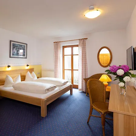 Zum Kirchenwirt Гостевой дом 3*